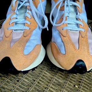 New Balance 327 size 8 peach/orange